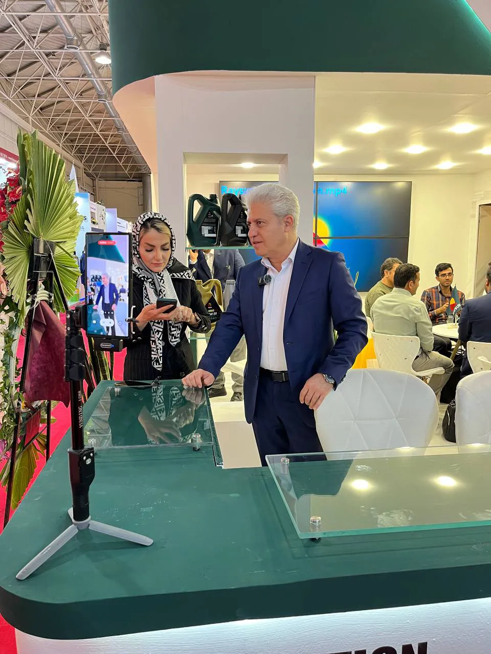 مصاحبه مدیریت محترم عامل نفت ری سان جناب آقای مهندس احمد زاده با اتحادیه صادرکنندگان فرآورده های نفتی در نمایشگاه نفت1403